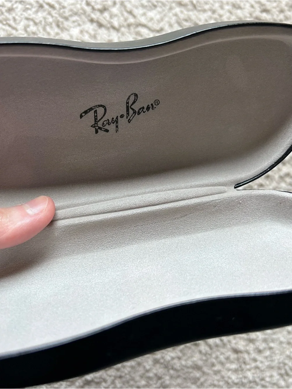 Ray-Ban Faux Leather Embossed Logo Hard Shell Clamshell Glass Case Black OS